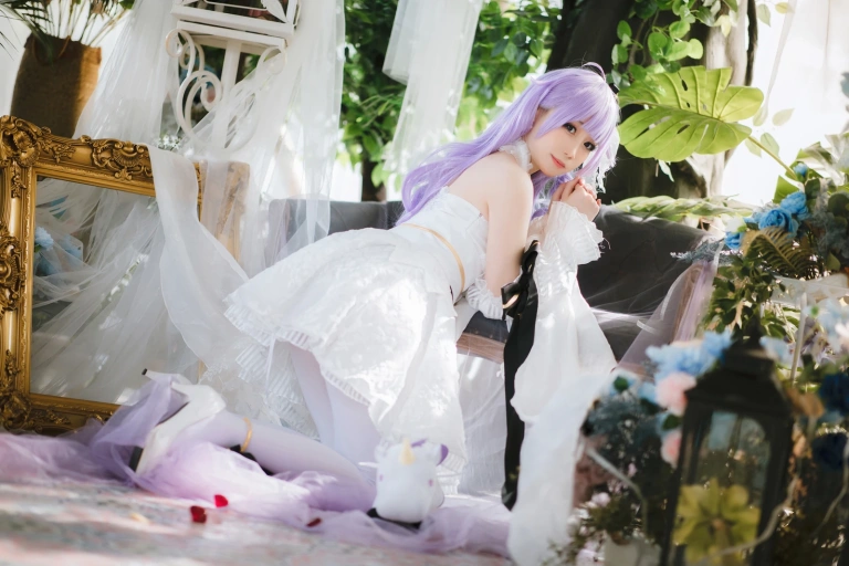 焖焖碳《独角兽婚纱》主题写真：25张全套美图