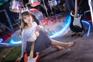 抱走莫子《吉他妹妹》主题写真：50张全套美图，含1个视频