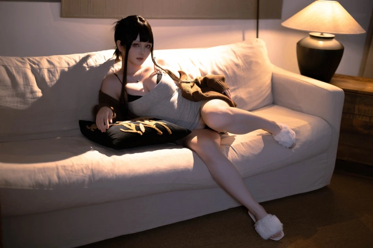 屿鱼《杀手妻子》主题写真：50张全套美图