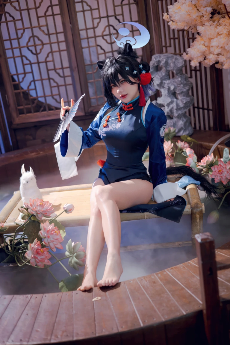 是一只熊仔《蔚蓝档案 漆原辉夜》主题写真：55张全套美图