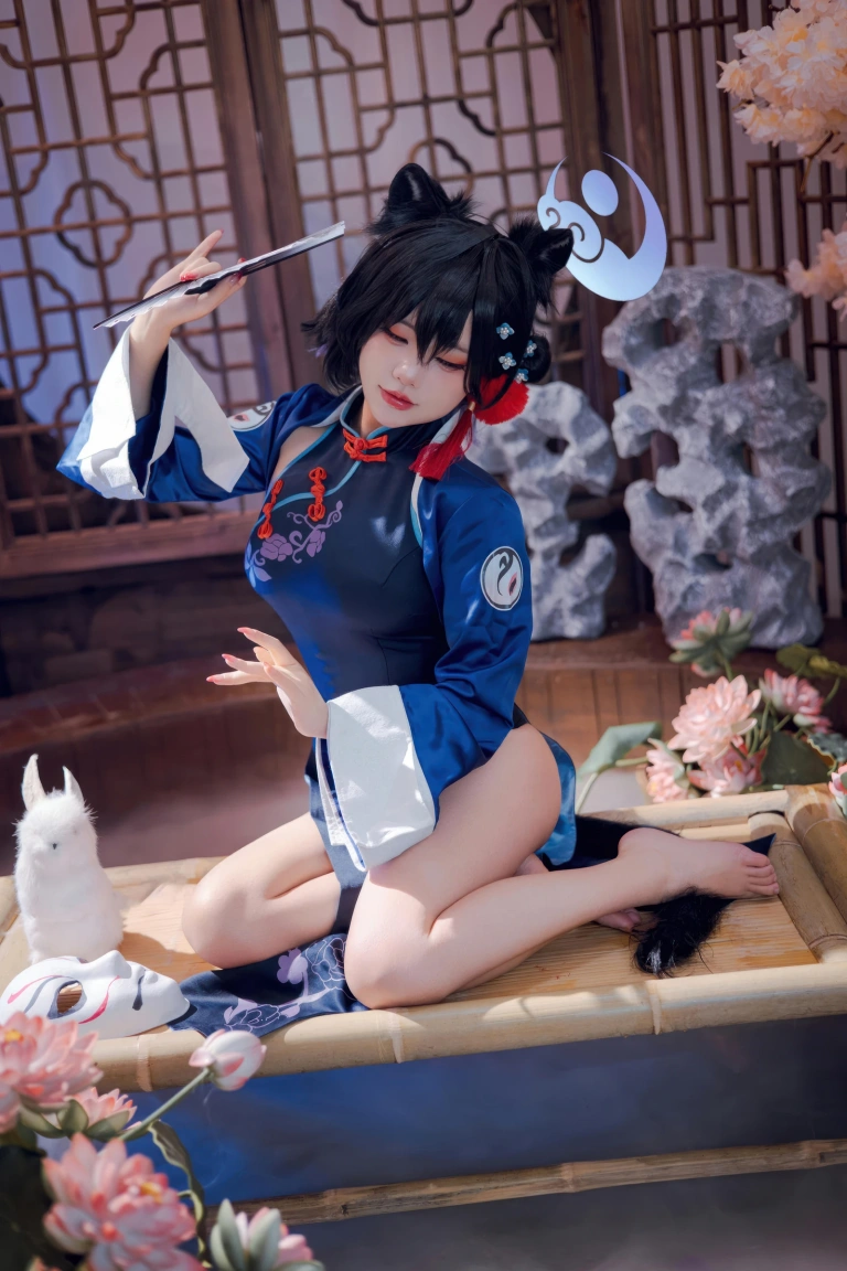 是一只熊仔《蔚蓝档案 漆原辉夜》主题写真：55张全套美图
