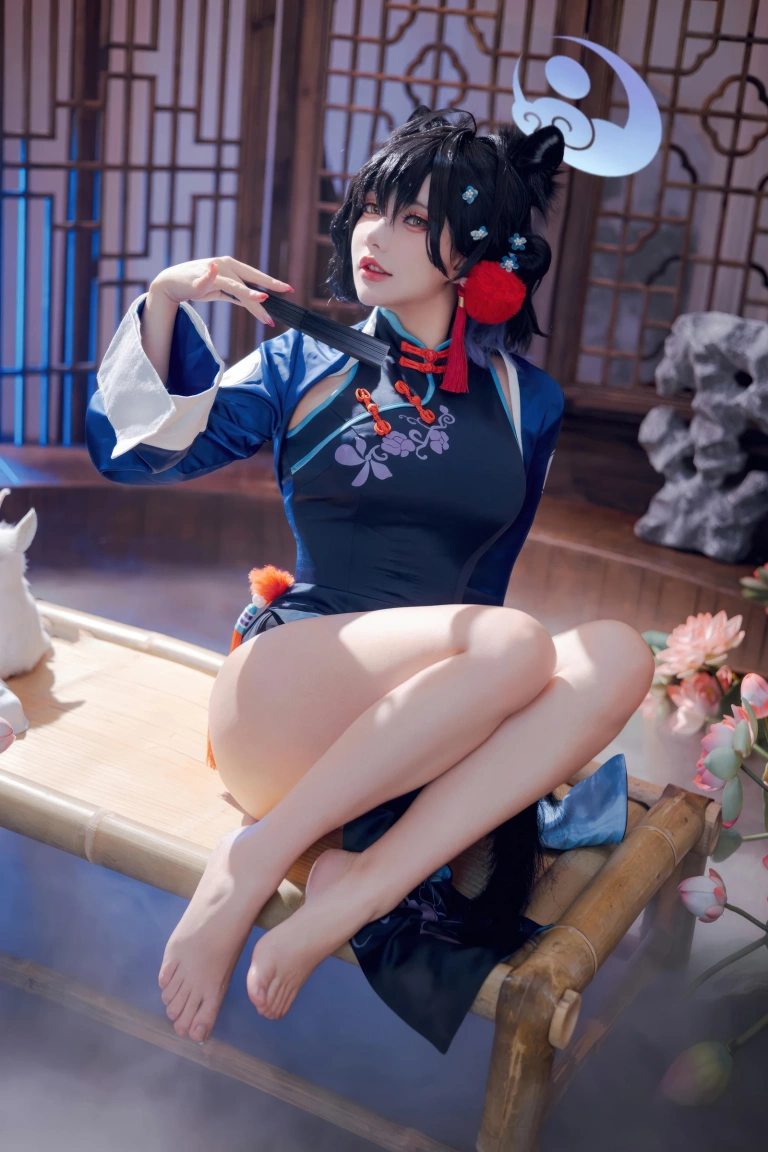 是一只熊仔《蔚蓝档案 漆原辉夜》主题写真：55张全套美图