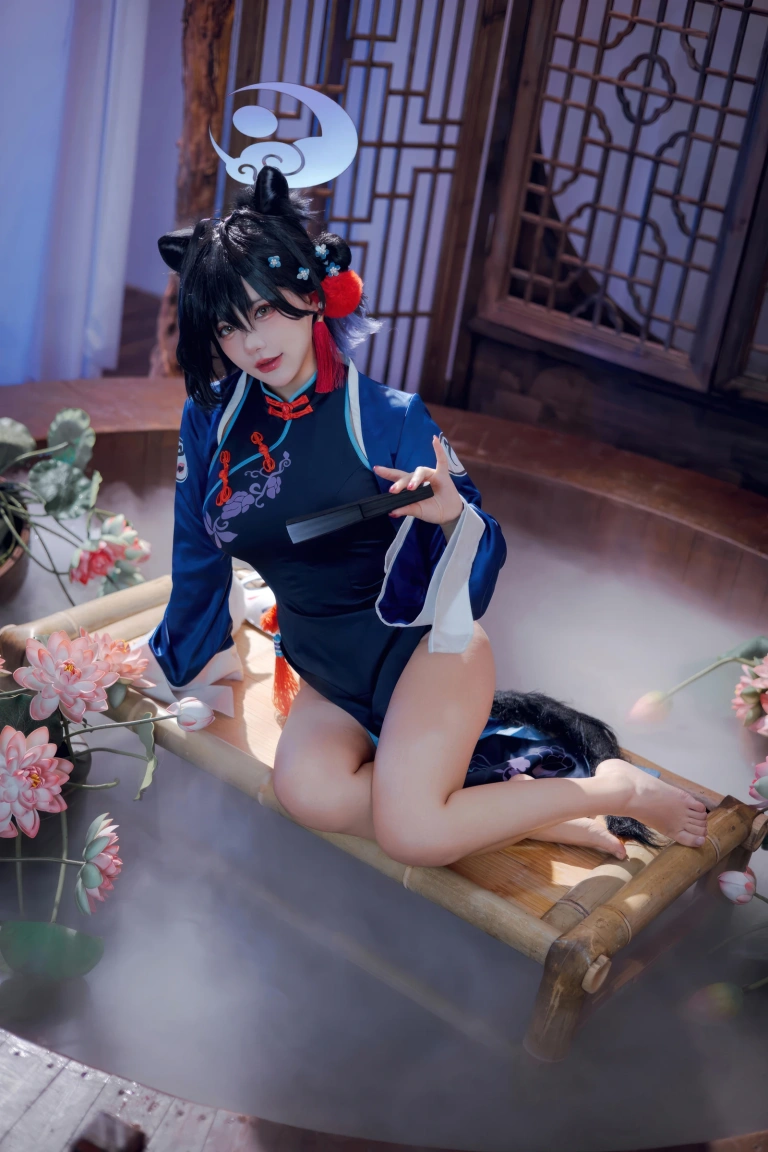 是一只熊仔《蔚蓝档案 漆原辉夜》主题写真：55张全套美图