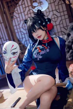 是一只熊仔《蔚蓝档案 漆原辉夜》主题写真：55张全套美图