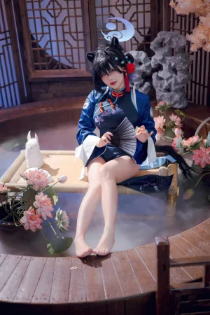 是一只熊仔《蔚蓝档案 漆原辉夜》主题写真：55张全套美图