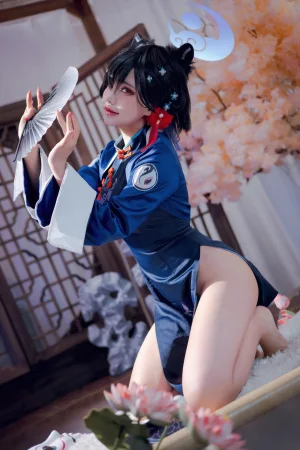 是一只熊仔《蔚蓝档案 漆原辉夜》主题写真：55张全套美图