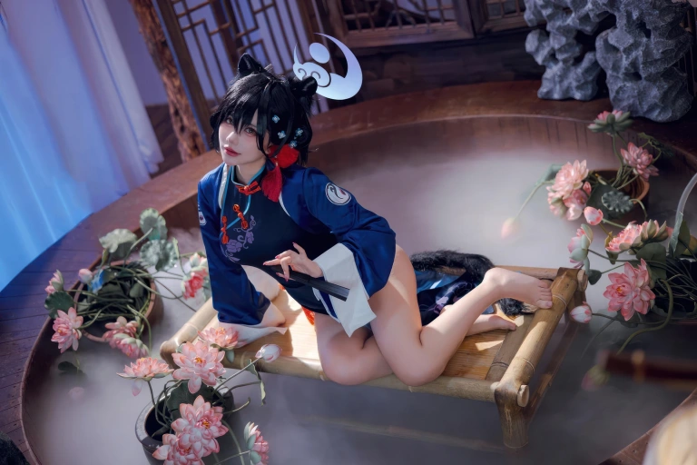 是一只熊仔《蔚蓝档案 漆原辉夜》主题写真：55张全套美图
