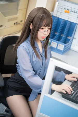 虎森森《触黑》主题写真：60张全套美图