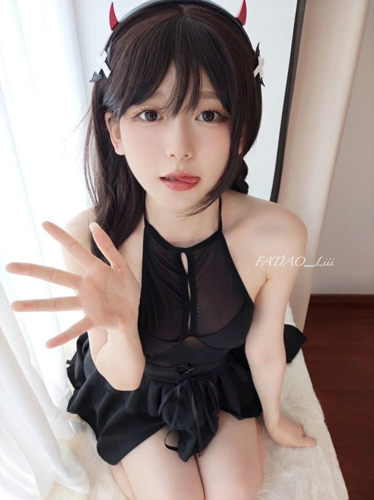 迷之呆梨《Fantia 2023年09月会员合集（6期）》主题写真：103张全套美图