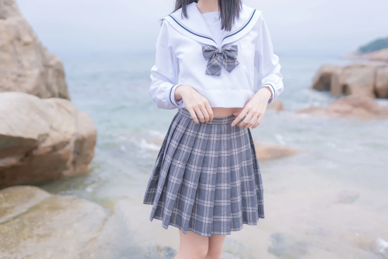 木棉棉《海边JK》主题写真：40张全套美图