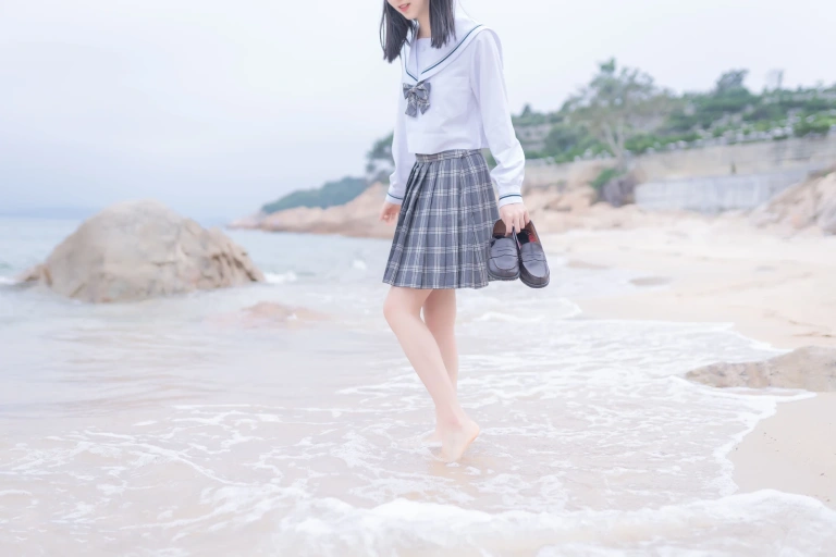 木棉棉《海边JK》主题写真：40张全套美图