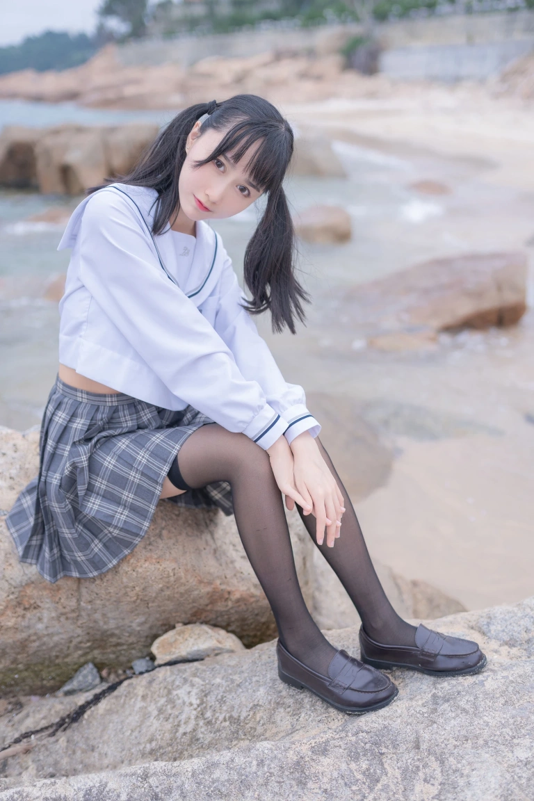 木棉棉《海边JK》主题写真：40张全套美图