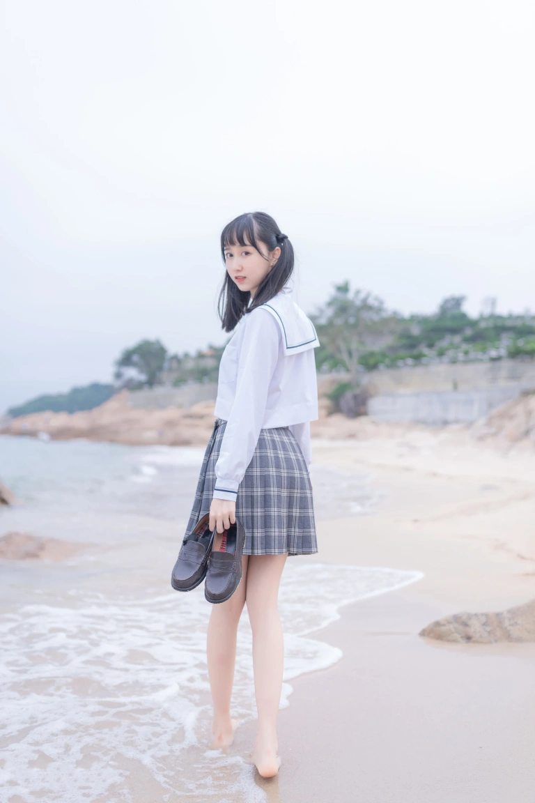 木棉棉《海边JK》主题写真：40张全套美图