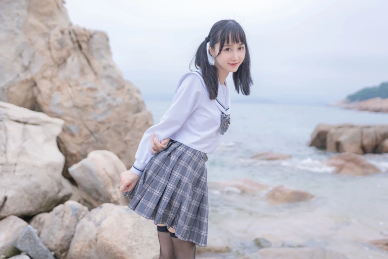 木棉棉《海边JK》主题写真：40张全套美图