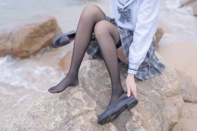 木棉棉《海边JK》主题写真：40张全套美图
