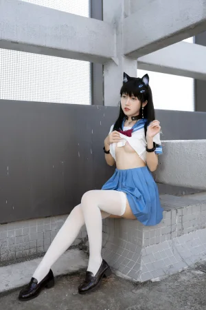 不呆猫《天台JK小母猫》主题写真：96张全套美图，含1个视频