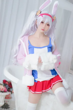 面饼仙儿《拉菲》主题写真：19张全套美图
