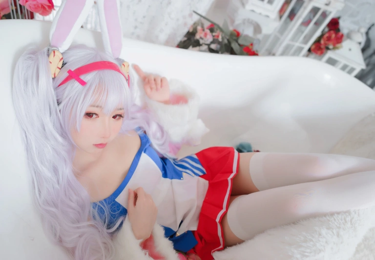 面饼仙儿《拉菲》主题写真：19张全套美图