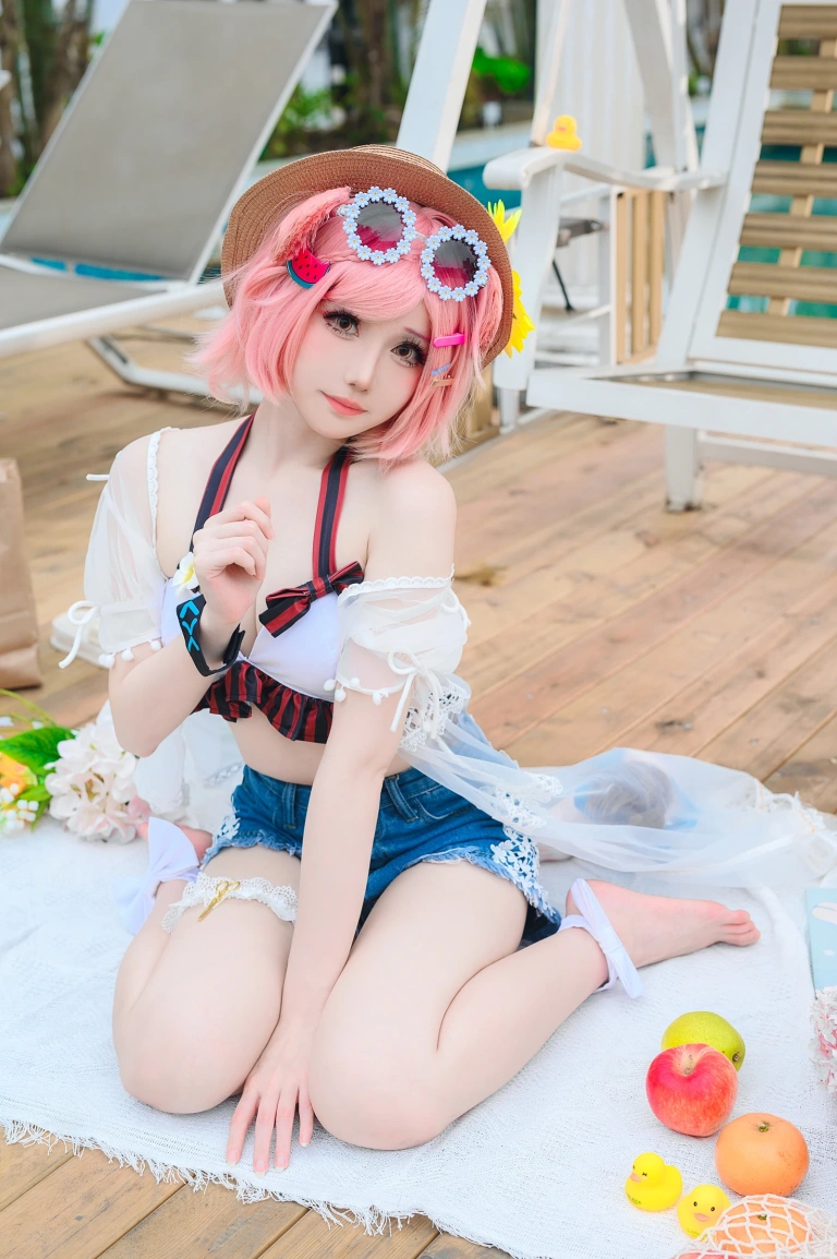 焖焖碳《明日方舟 澄闪泳装》主题写真：22张全套美图