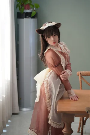 虎森森《棕色透明女仆》主题写真：35张全套美图