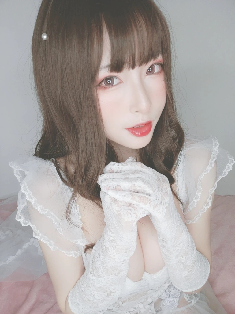 清水由乃《花嫁自拍》主题写真：44张全套美图，含2个视频