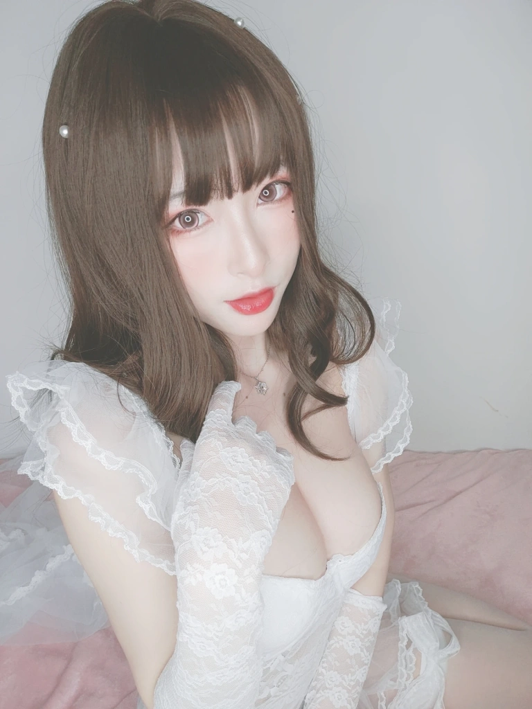 清水由乃《花嫁自拍》主题写真：44张全套美图，含2个视频