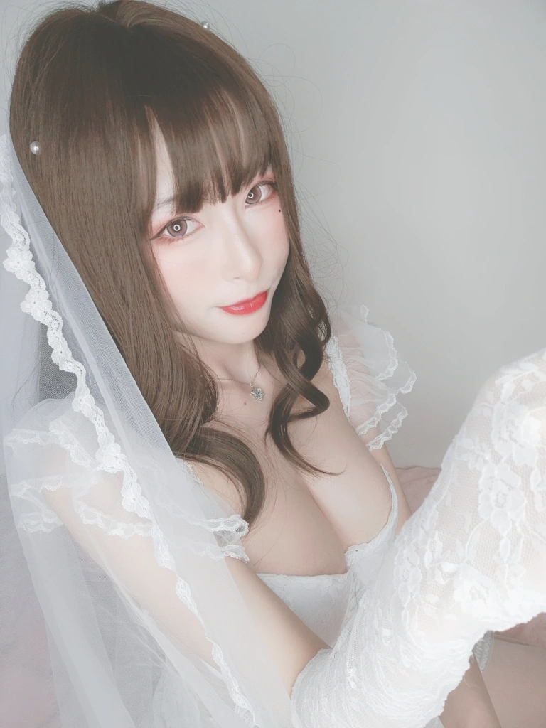 清水由乃《花嫁自拍》主题写真：44张全套美图，含2个视频