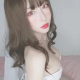 清水由乃《花嫁自拍》主题写真：44张全套美图，含2个视频