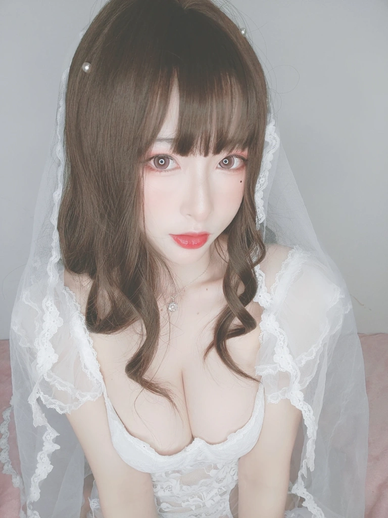 清水由乃《花嫁自拍》主题写真：44张全套美图，含2个视频