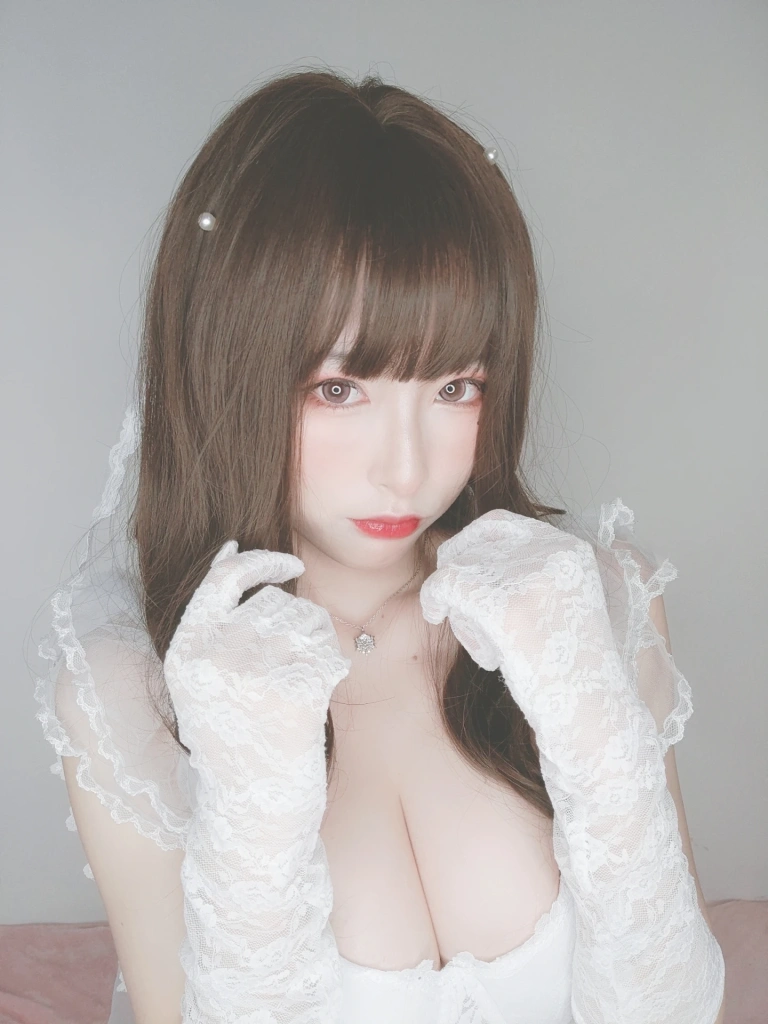 清水由乃《花嫁自拍》主题写真：44张全套美图，含2个视频