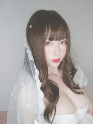 清水由乃《花嫁自拍》主题写真：44张全套美图，含2个视频