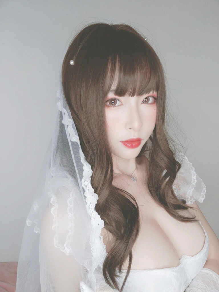 清水由乃《花嫁自拍》主题写真：44张全套美图，含2个视频