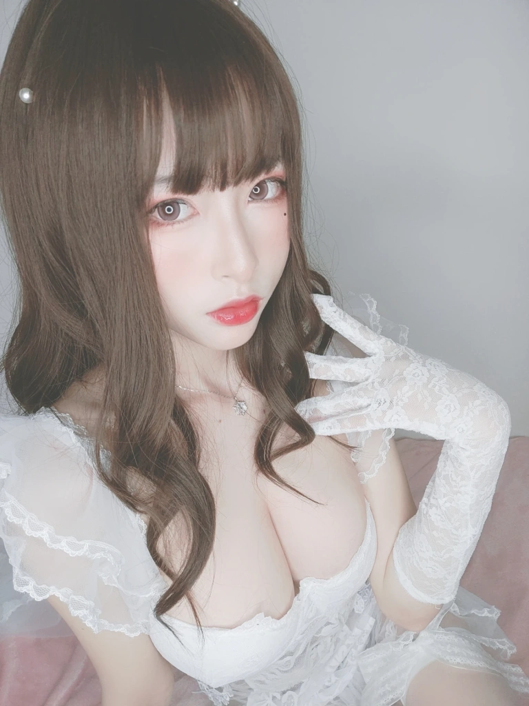 清水由乃《花嫁自拍》主题写真：44张全套美图，含2个视频