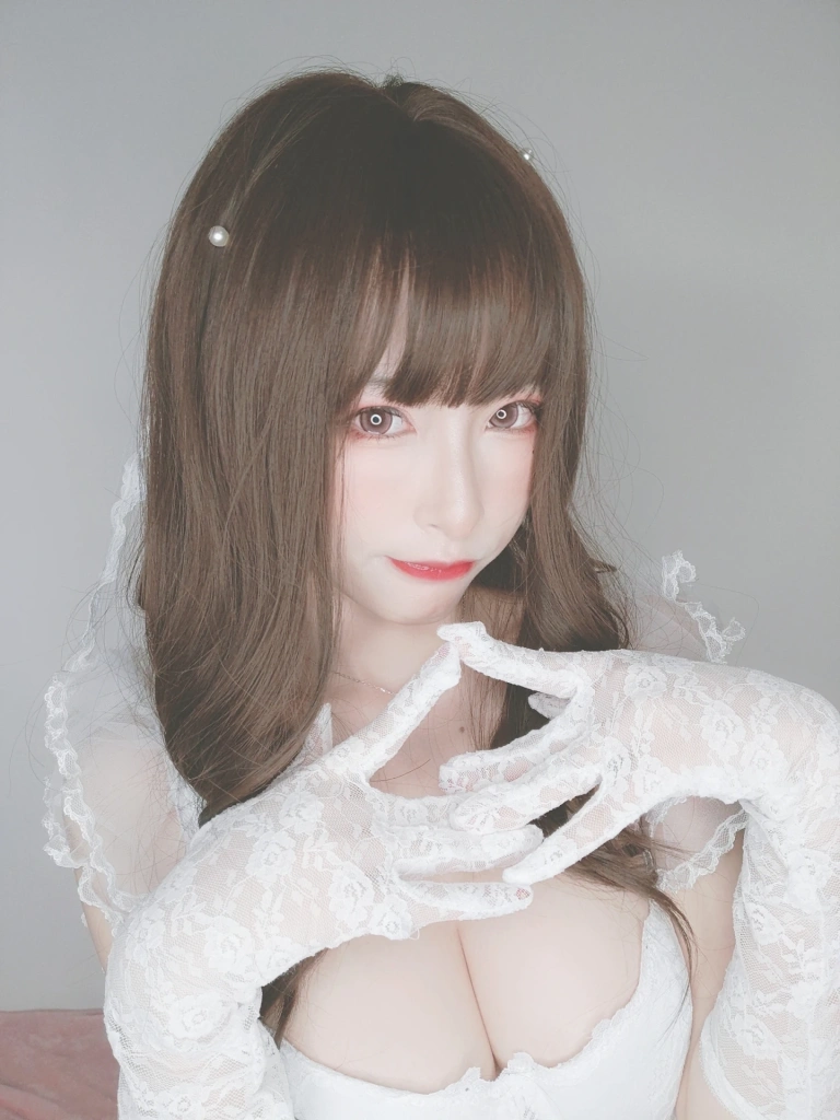 清水由乃《花嫁自拍》主题写真：44张全套美图，含2个视频