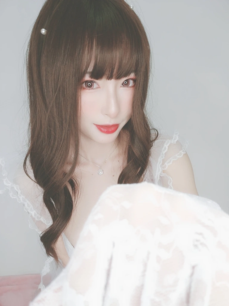 清水由乃《花嫁自拍》主题写真：44张全套美图，含2个视频