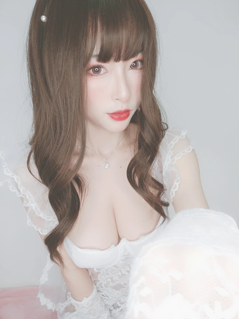 清水由乃《花嫁自拍》主题写真：44张全套美图，含2个视频