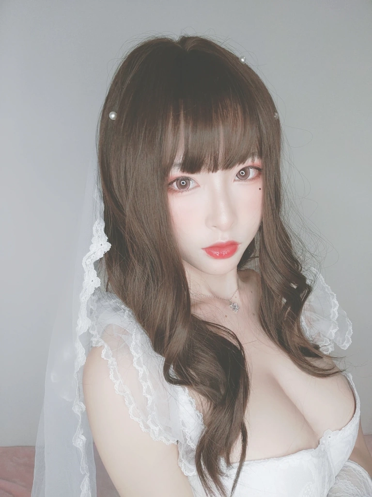 清水由乃《花嫁自拍》主题写真：44张全套美图，含2个视频