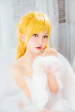 桜桃喵《小忍浴缸》主题写真：50张全套美图