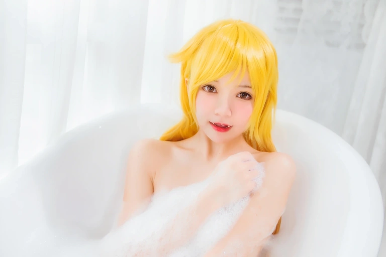 桜桃喵《小忍浴缸》主题写真：50张全套美图