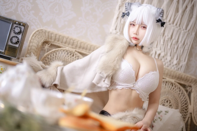 抱走莫子《虎年专辑 小脑斧》主题写真：51张全套美图，含2个视频