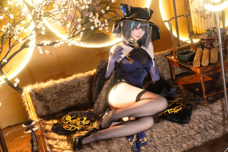 屿鱼《金装猫猫头》主题写真：60张全套美图