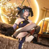 屿鱼《金装猫猫头》主题写真：60张全套美图