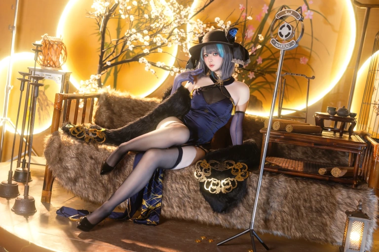 屿鱼《金装猫猫头》主题写真：60张全套美图