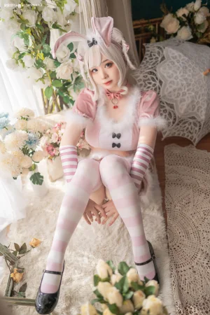 皮皮奶《粉色兔兔》主题写真：71张全套美图