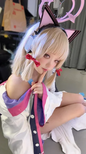 神沢永莉《小桃 小方块》主题写真：82张全套美图