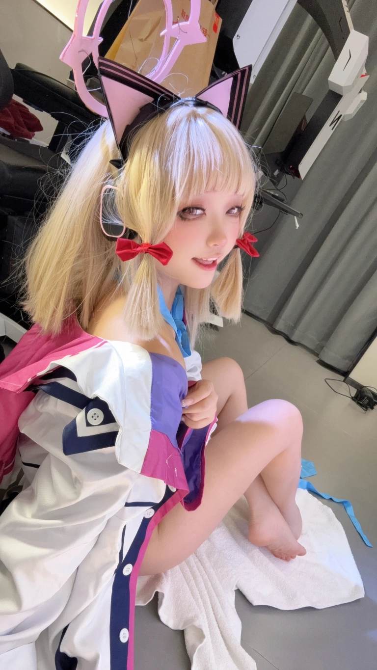 神沢永莉《小桃 小方块》主题写真：82张全套美图