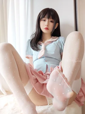 迷之呆梨《Fantia 2023年10月会员合集（6期）》主题写真：61张全套美图