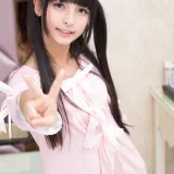 神楽坂真冬《粉白条纹》主题写真：106张全套美图，含1个视频
