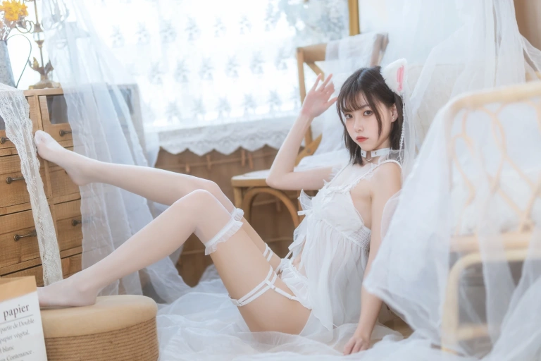 许岚《少女白色裙》主题写真：41张全套美图