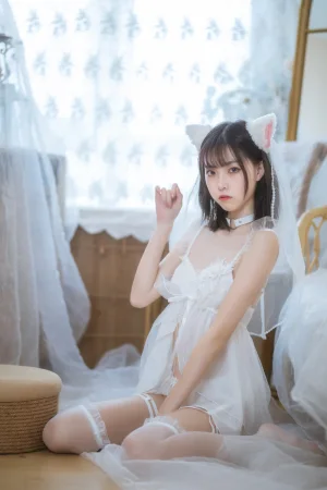 许岚《少女白色裙》主题写真：41张全套美图